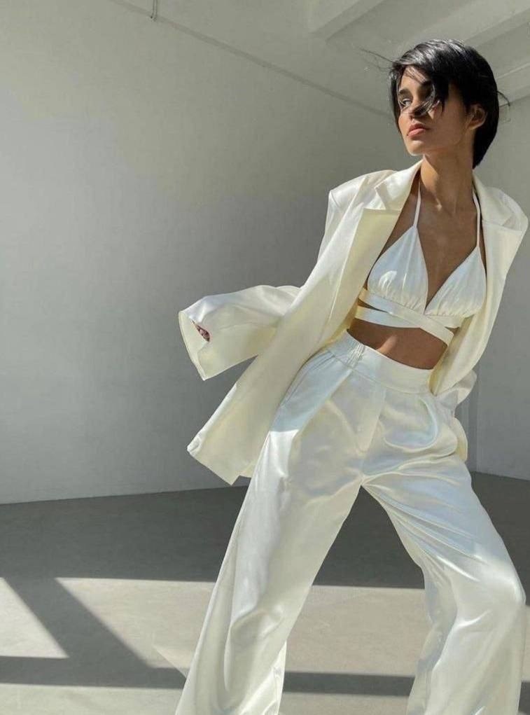 костюм шелковый,атласный пиджак,атласные костюмы,женский брючный костюм,белый костюм