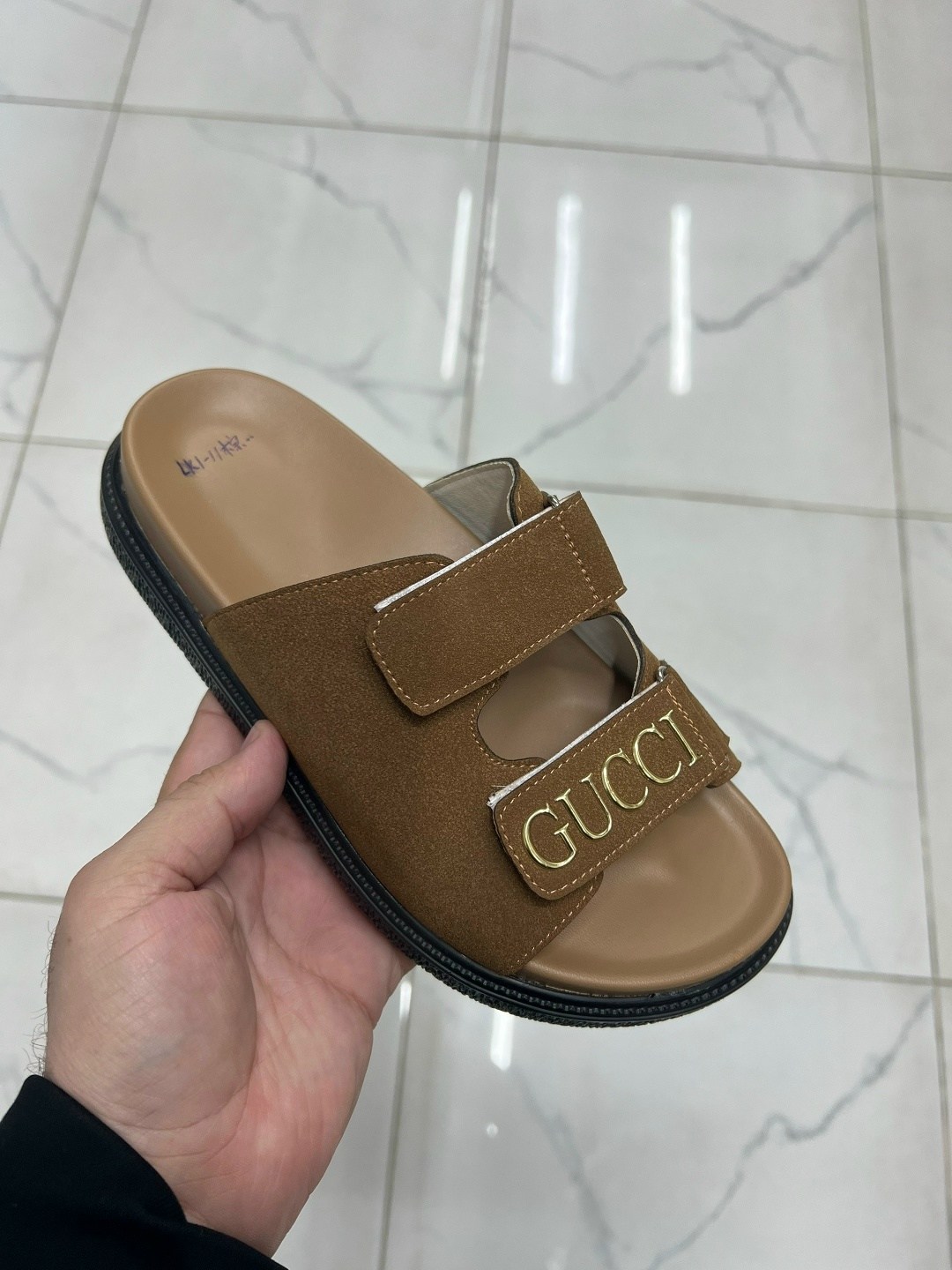 ,женские шлепанцы,шлепки женские,модные шлепанцы,шлепки мужские