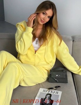 Костюм