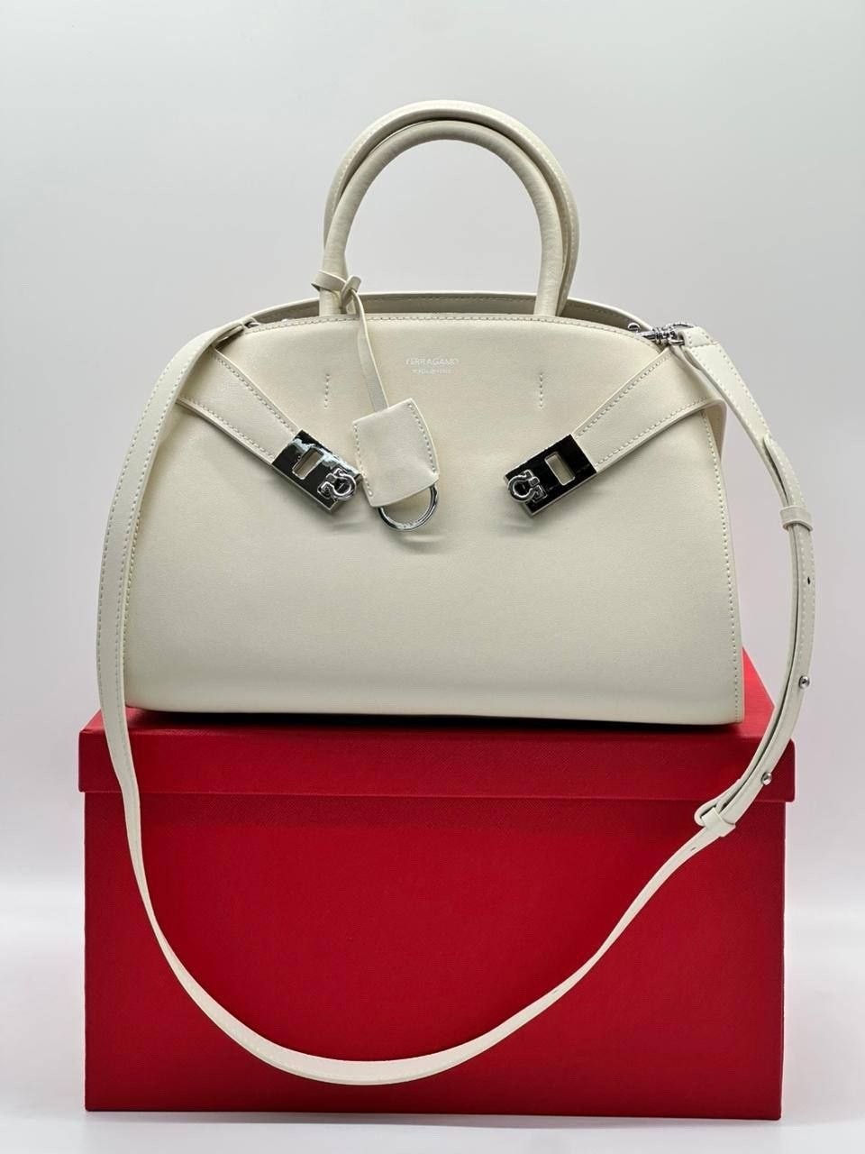 сумка salvatore ferragamo,сумка ferragamo,сумка женская белая,сумки женская,сумка