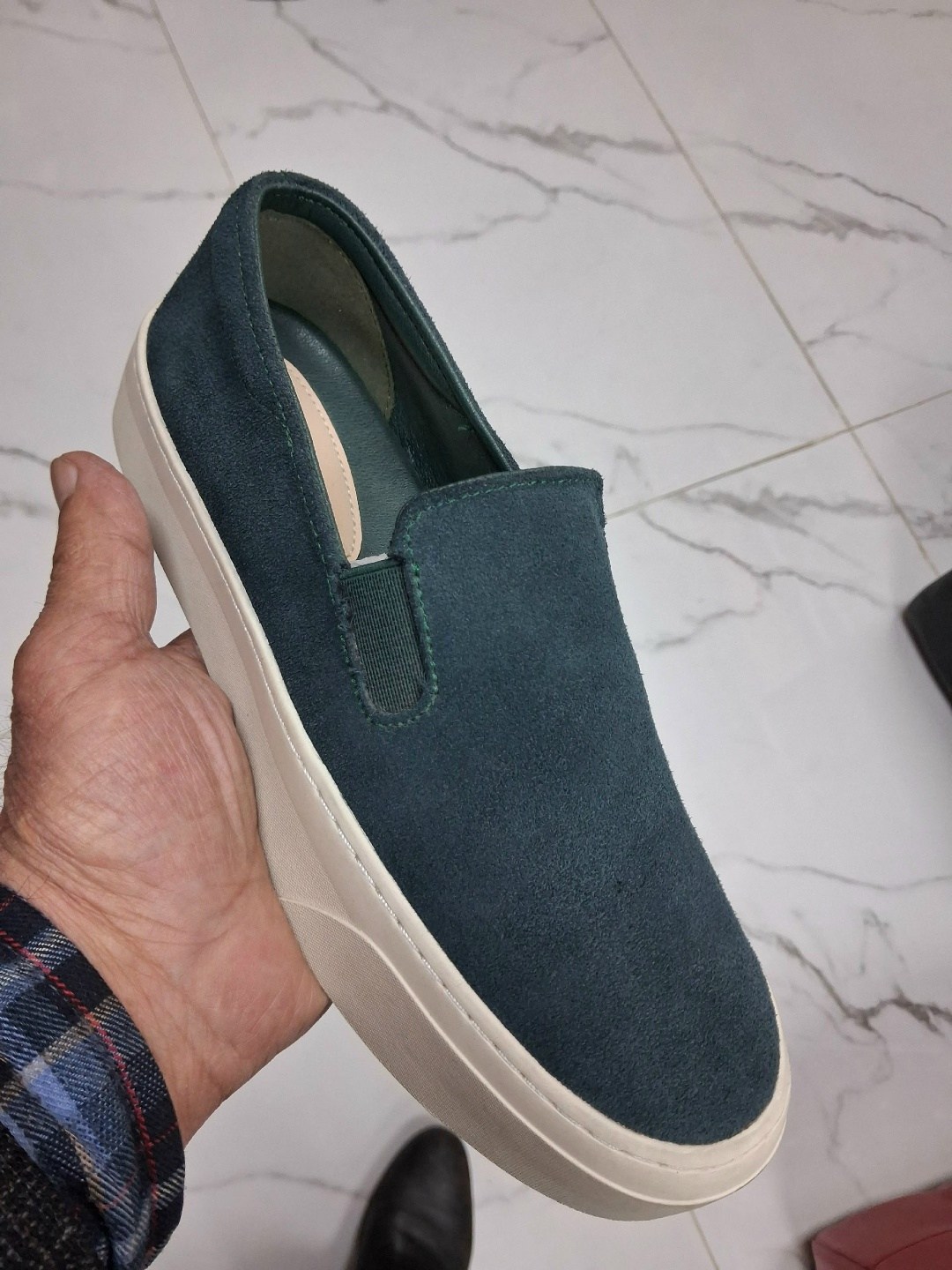 слипоны мужские замшевые черные классика,zara мужские замшевые слипоны,слипоны из натуральной замши the row,,слипоны замшевые