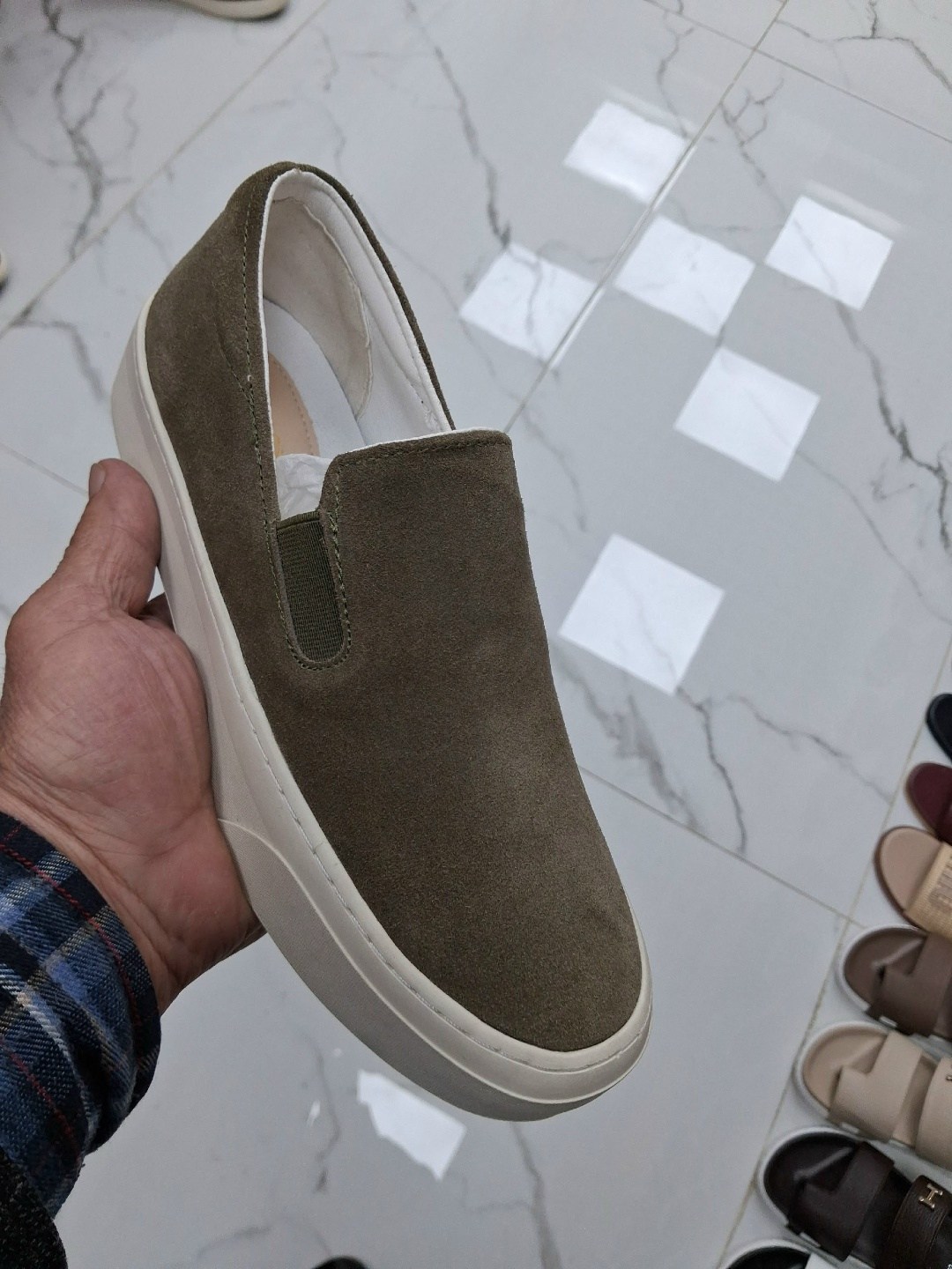 слипоны мужские замшевые черные классика,zara мужские замшевые слипоны,слипоны из натуральной замши the row,,слипоны замшевые