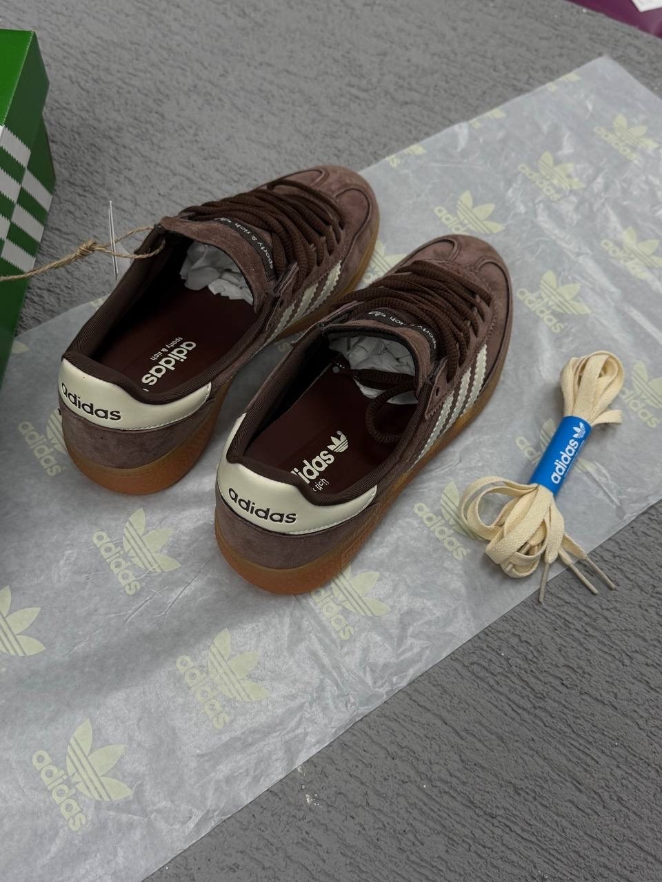 кроссовки летние adidas sporty and rich adidas цвет коричневый,кроссовки adidas spezial,кроссовки adidas handball spezial,adidas sporty & rich,кроссовки adidas samba deco spezial коричневый