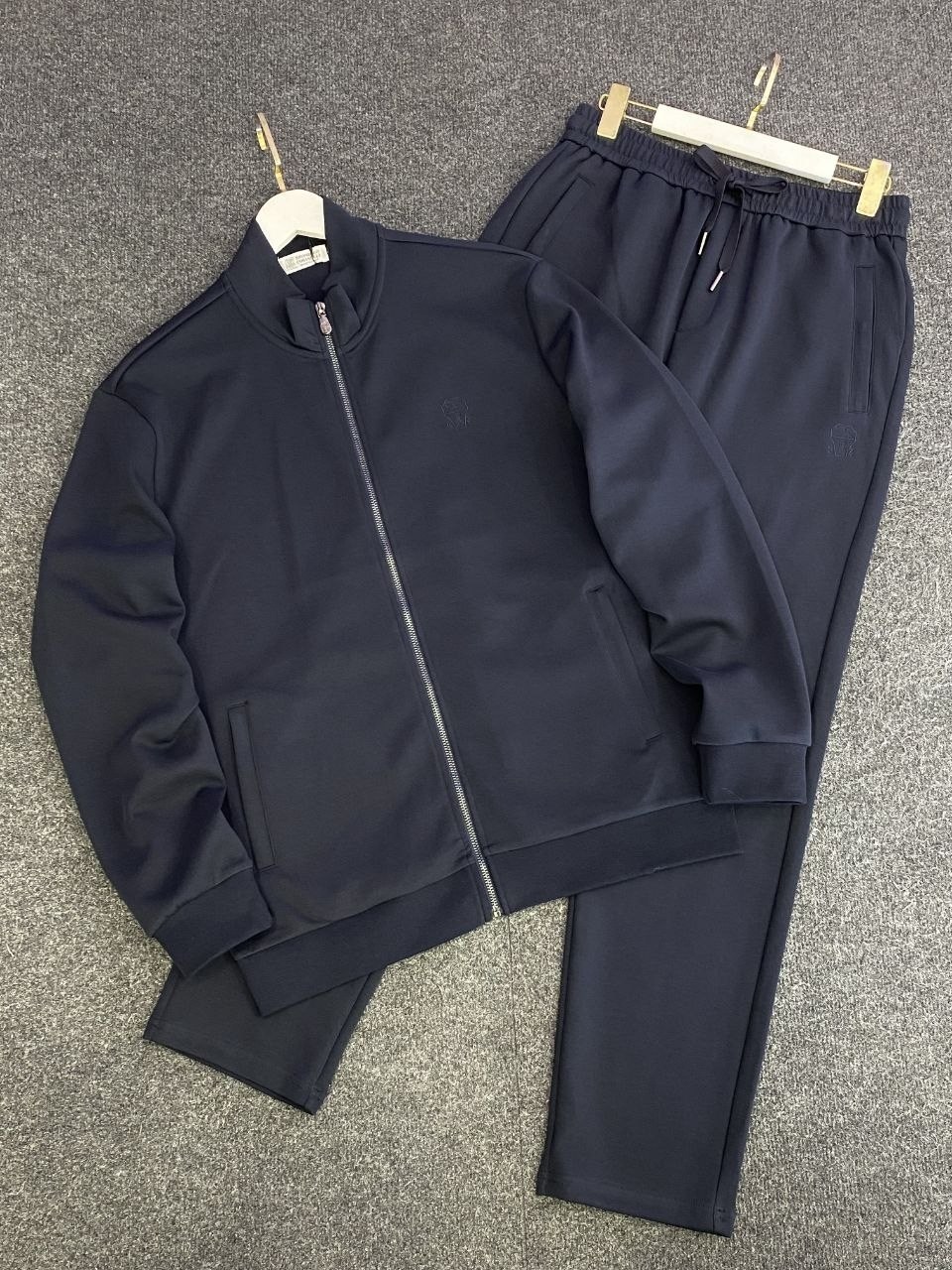 спортивный костюм brunello cucinelli,костюм brunello cucinelli,мужской спортивный костюм brunello cucinelli,прогулочный костюм brunello cucinelli,спортивный костюм brunello cucinelli арт:355-1045