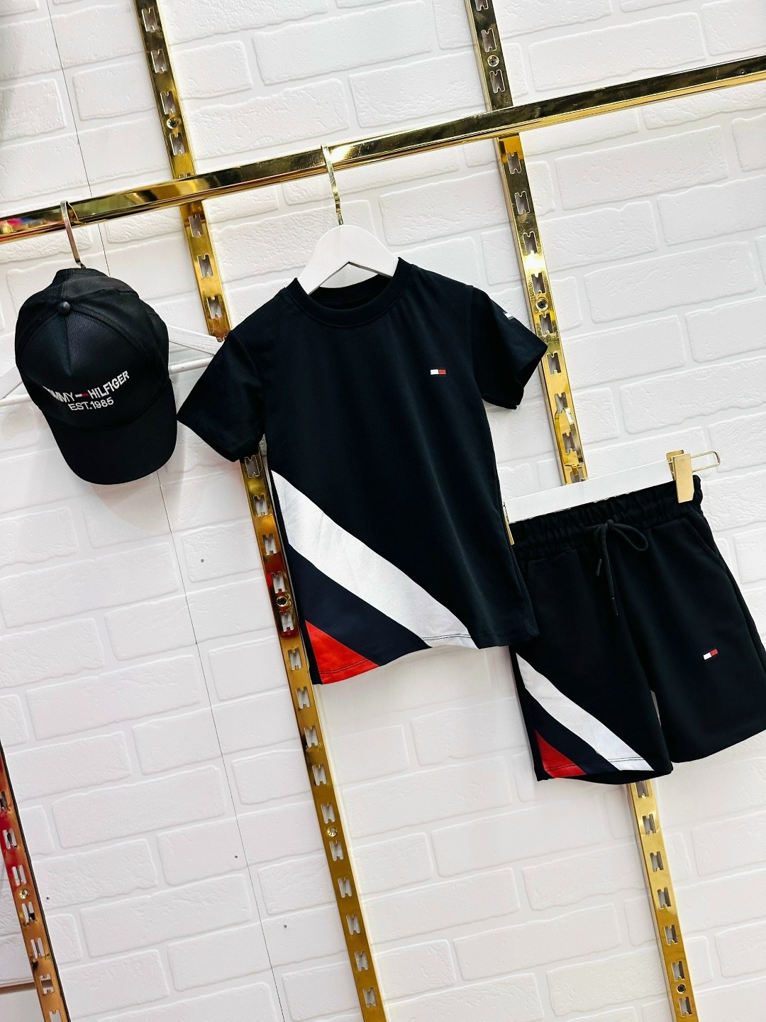 томми хилфигер детские костюмы,спортивные костюм,спортивный костюм tommy hilfiger,tommy hilfiger tommy hilfiger,костюм для мальчика