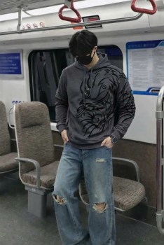 Свитер