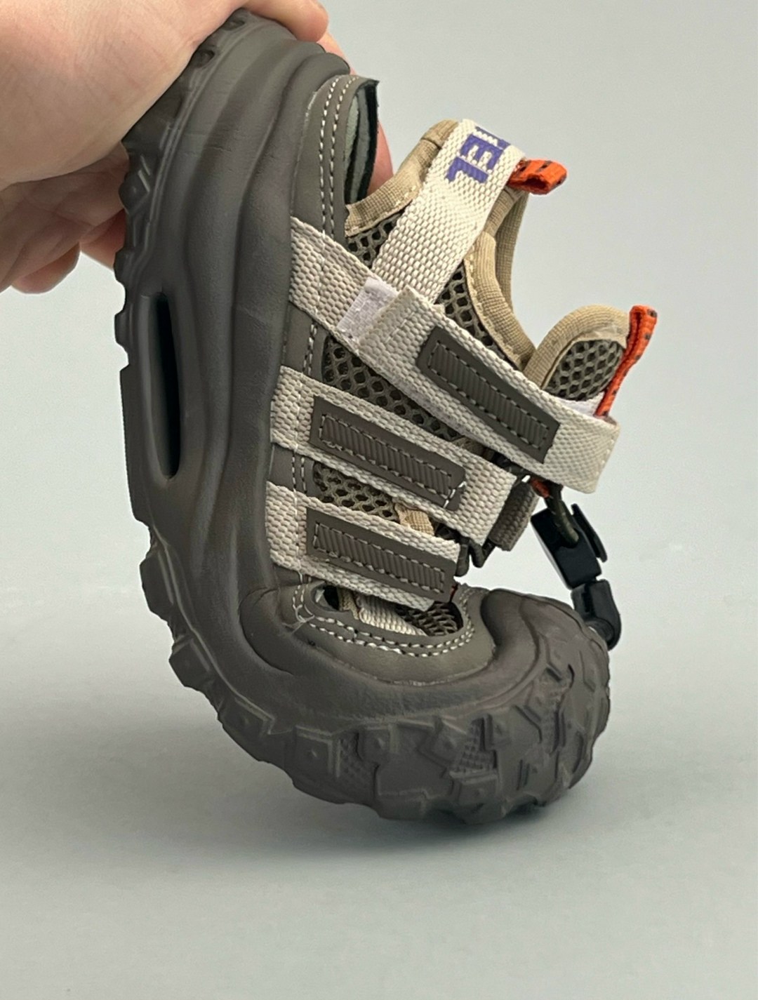 balenciaga defender кроссовки,кроссовки balenciaga,кроссовки,кроссовки track balenciaga,balenciaga кроссовки track clear sole