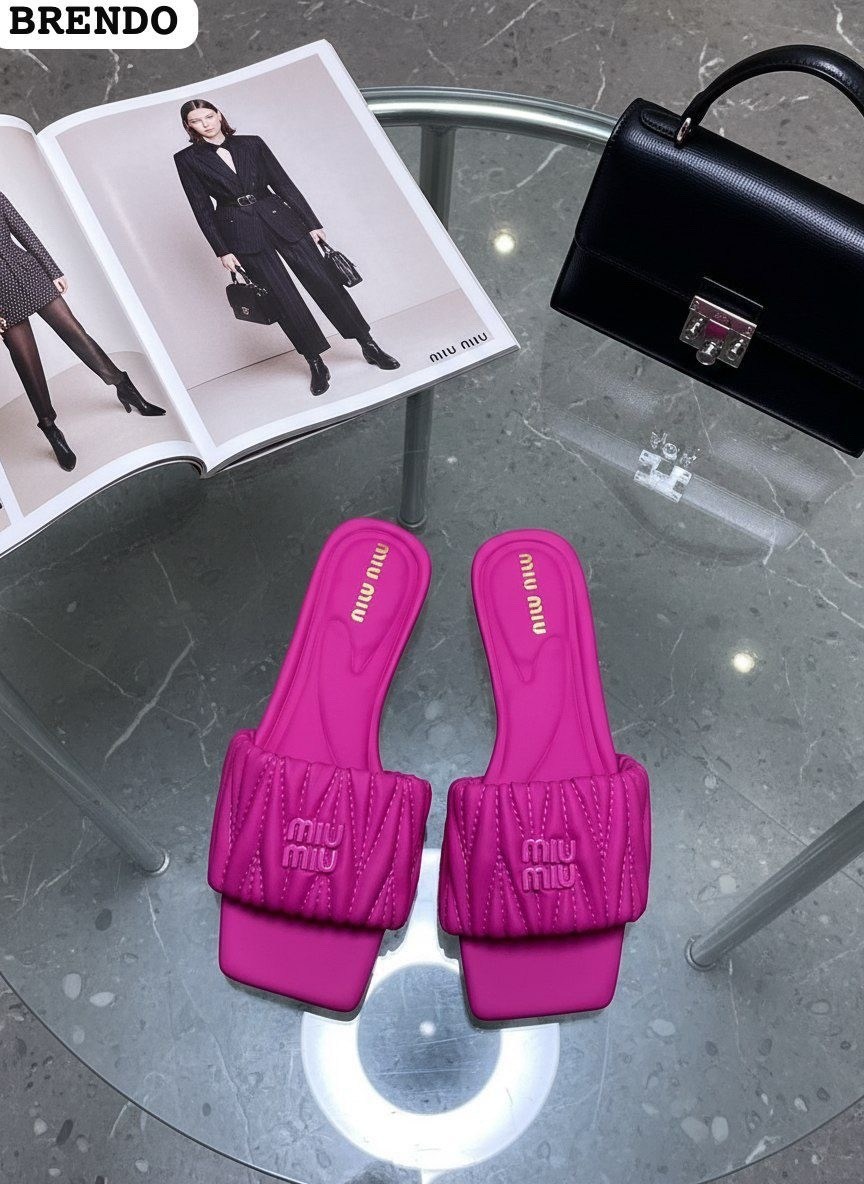 ,шлепанцы женские,шлепанцы miu miu,босоножки миу миу,тапочки модные