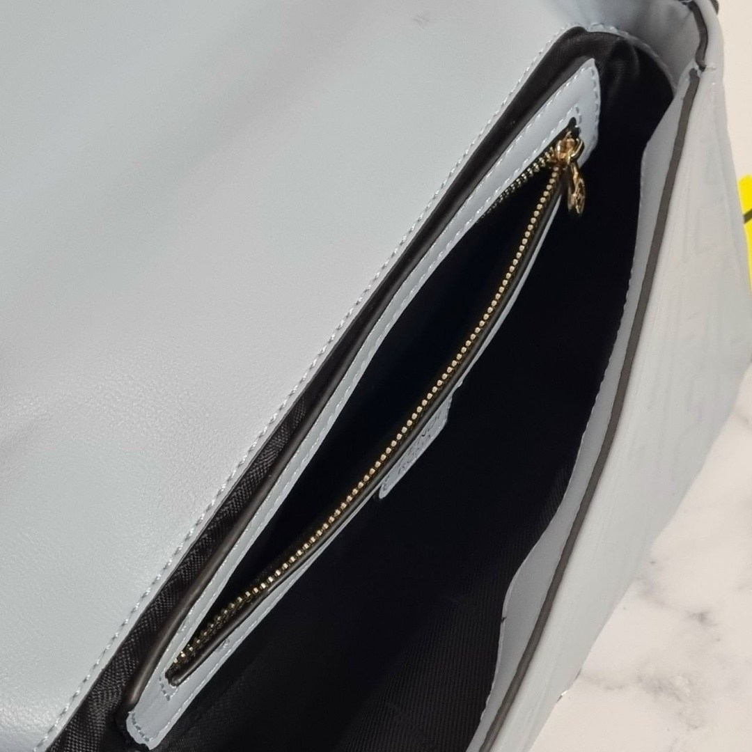 сумка fendi,женская сумка fendi,fendi сумка на плечо,сумка fendi baguette,fendi сумка fendi