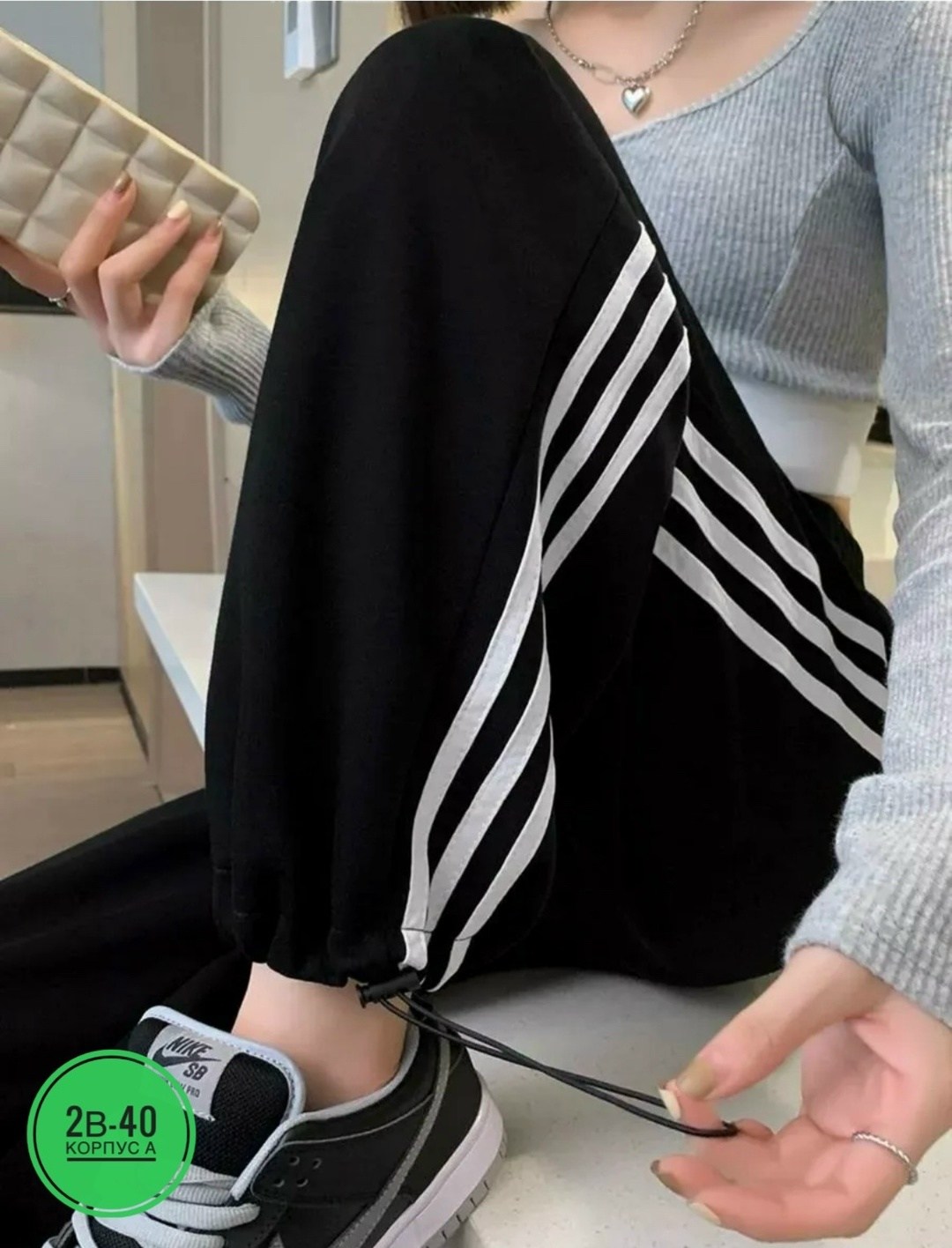 адидас штаны широкие,спортивные штаны adidas type широкие,штаны адидас,штаны адидас баленсиага,брюки спортивные adidas originals