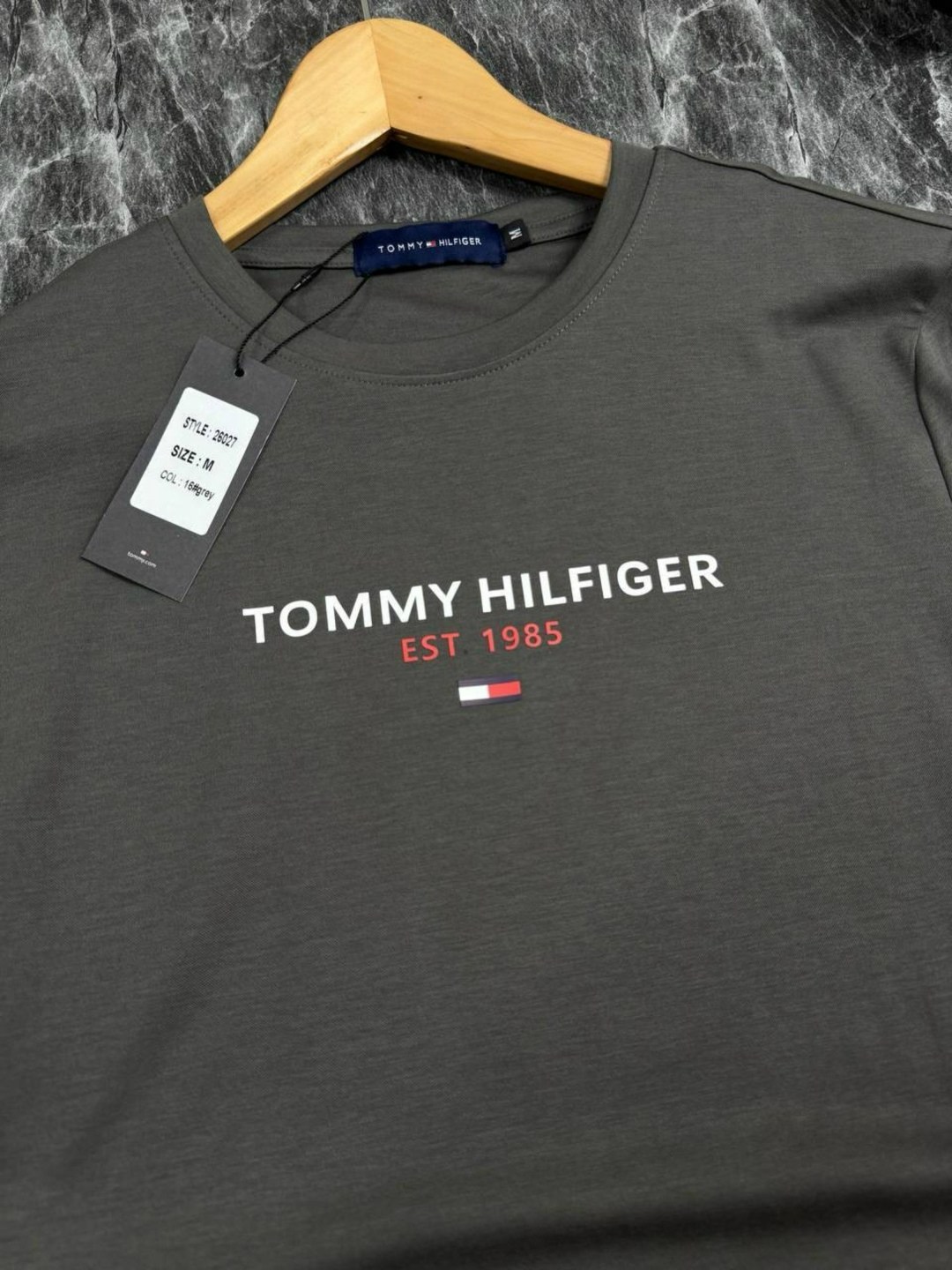 футболка мужская tommy hilfiger,футболка tommy hilfiger,футболки для мужчин,мужская футболка,футболки базовая