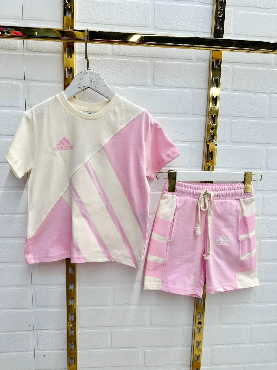 летний костюм адидас детский,комплект одежды adidas,комплект одежды adidas original,одежда комплект,футболки и шорты адидас комплект