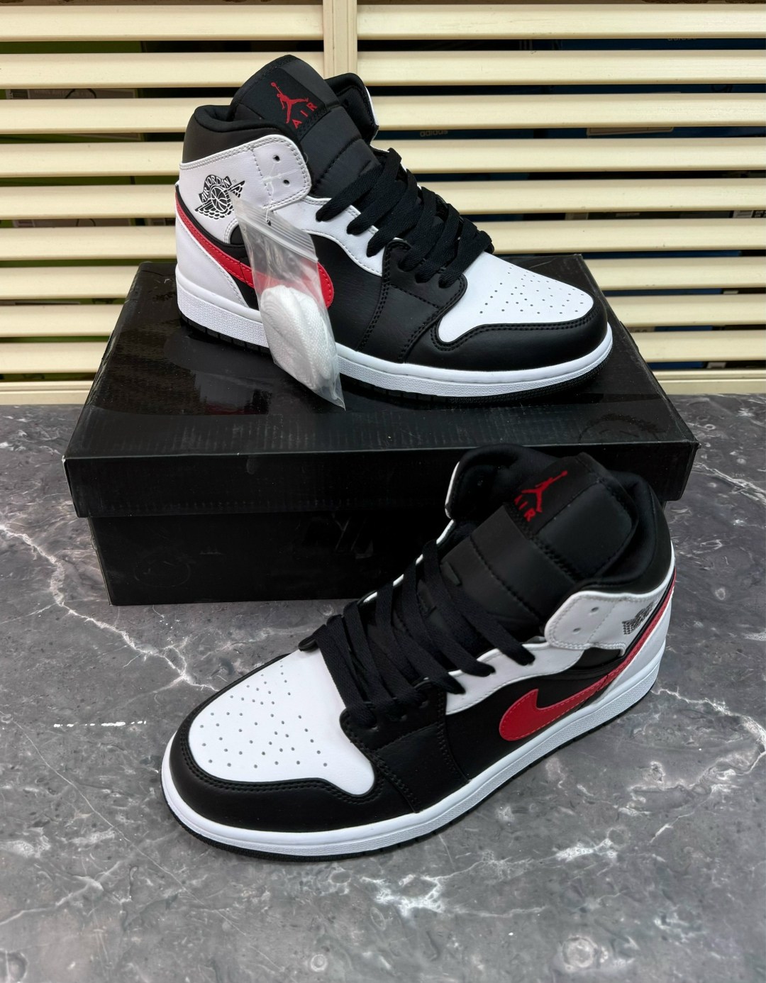 кроссовки nike air jordan 1 mid,nike air jordan 1 mid,кроссовки nike air jordan 1,nike air jordan 1,nike air jordan 1 mid se
