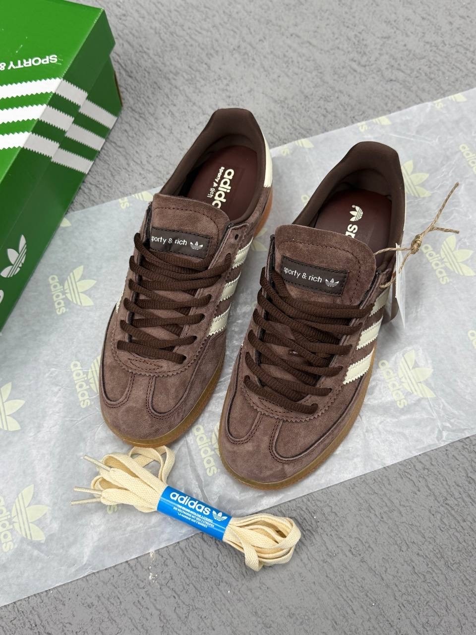 кроссовки летние adidas sporty and rich adidas цвет коричневый,кроссовки adidas spezial,кроссовки adidas handball spezial,adidas sporty & rich,кроссовки adidas samba deco spezial коричневый