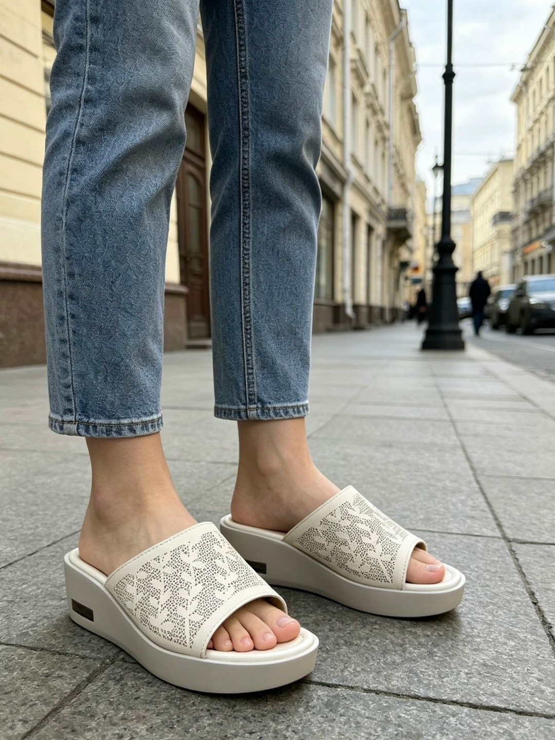 шлепанцы женские,босоножки женские,,шлепанцы tendance женские,женские шлепки