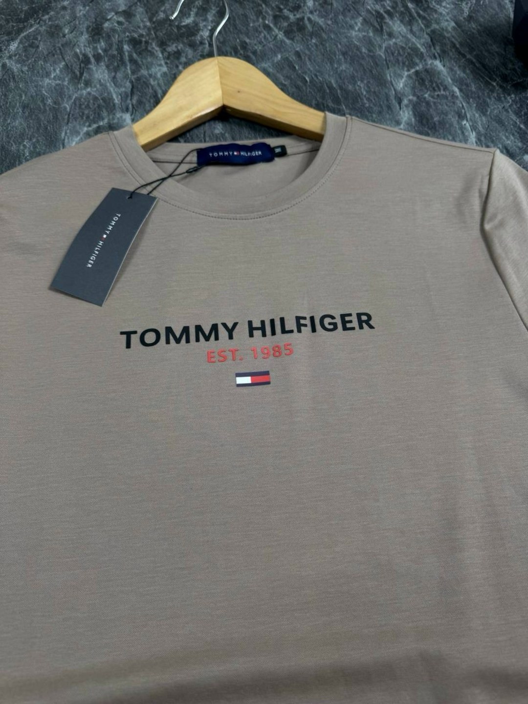 футболка мужская tommy hilfiger,футболка tommy hilfiger,футболки для мужчин,мужская футболка,футболки базовая
