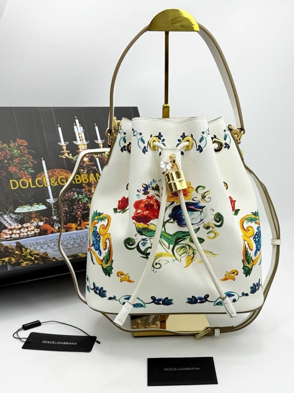 сумка женская кожаная 2025 цветы dolce & gabbana,сумка dolce & gabbana,женская сумка dolce & gabbana,сумка dolce&gabbana sicily белая,сумки miss sicily bag от dolce gabbana