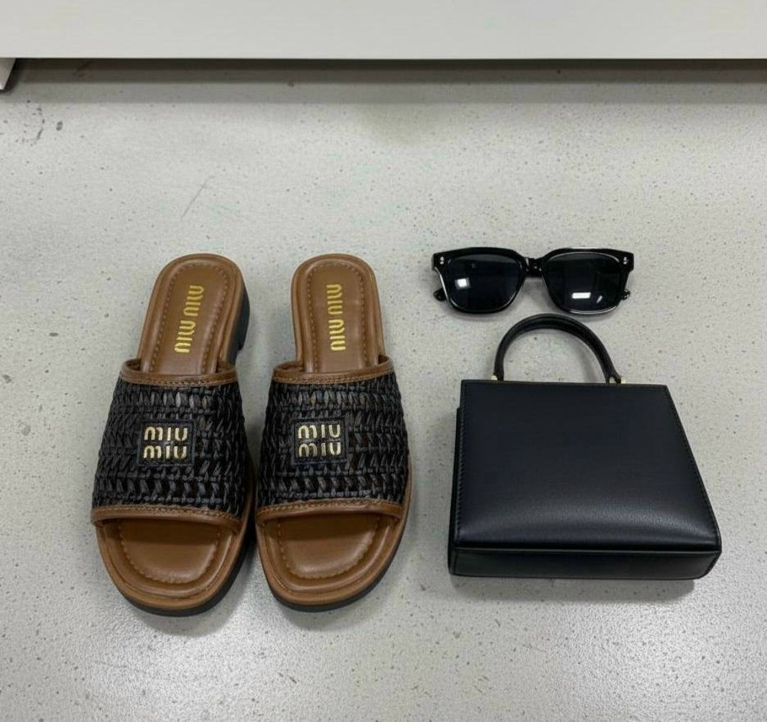 шлепанцы chanel,шлепки шанель,модные шлепанцы,шлепанцы женские,шлепанцы шанель