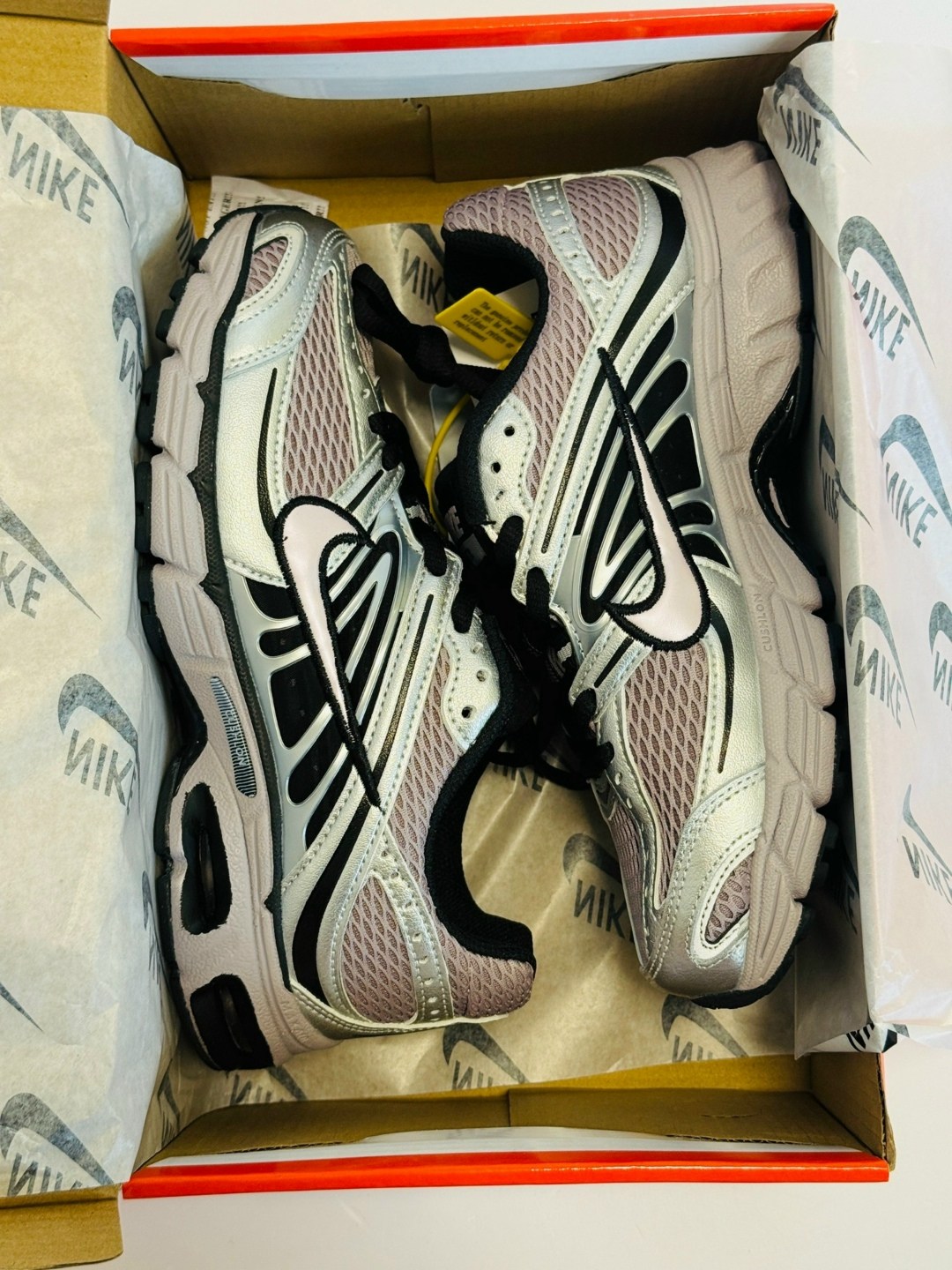 кроссовки nike air max moto 2k,nike низкие массивные кроссовки air max moto 2k женские розовые,кроссовки nike,кроссовки nike air max,кроссовки унисекс nike air max moto 2k серебристого и сиреневого цв
