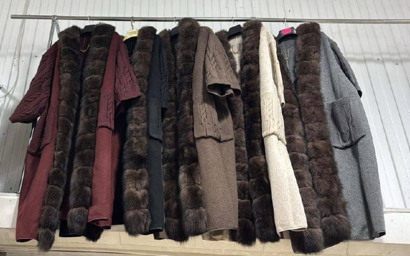 пальто с натуральным мехом соболя northfox,пальто с мехом соболя,кашемировое пальто с соболем,кашемировое пальто с меховым воротником из соболя,пальто соболь