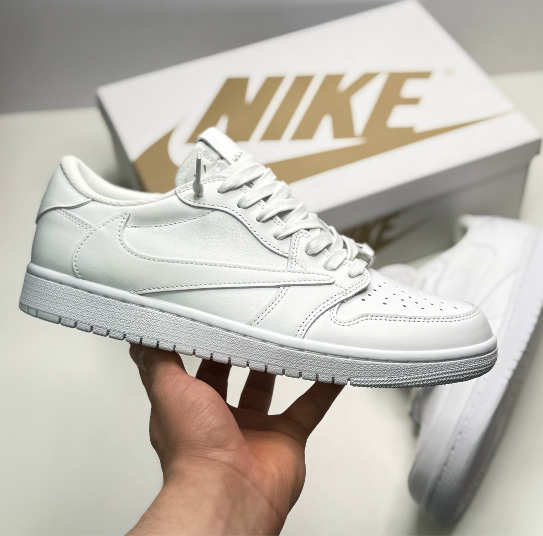 air jordan 1 low triple white,nike air jordan 1 low,кроссовки nike air jordan 1 low x travis scott,nike air jordan 1 low x travis scott,nike air jordan 1 low paris grey
