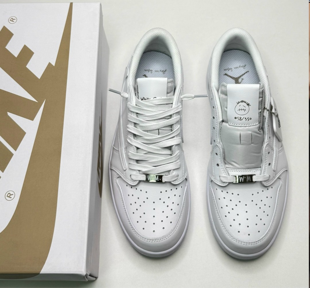 air jordan 1 low triple white,nike air jordan 1 low,кроссовки nike air jordan 1 low x travis scott,nike air jordan 1 low x travis scott,nike air jordan 1 low paris grey