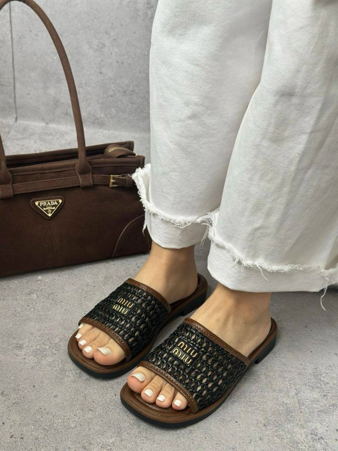 шлепанцы chanel,шлепки шанель,модные шлепанцы,шлепанцы женские,шлепанцы шанель