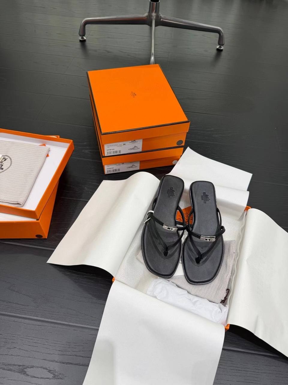 шлепанцы hermes,тапочки эрмес оригинал,шлепанцы женские,,кожаные шлепанцы