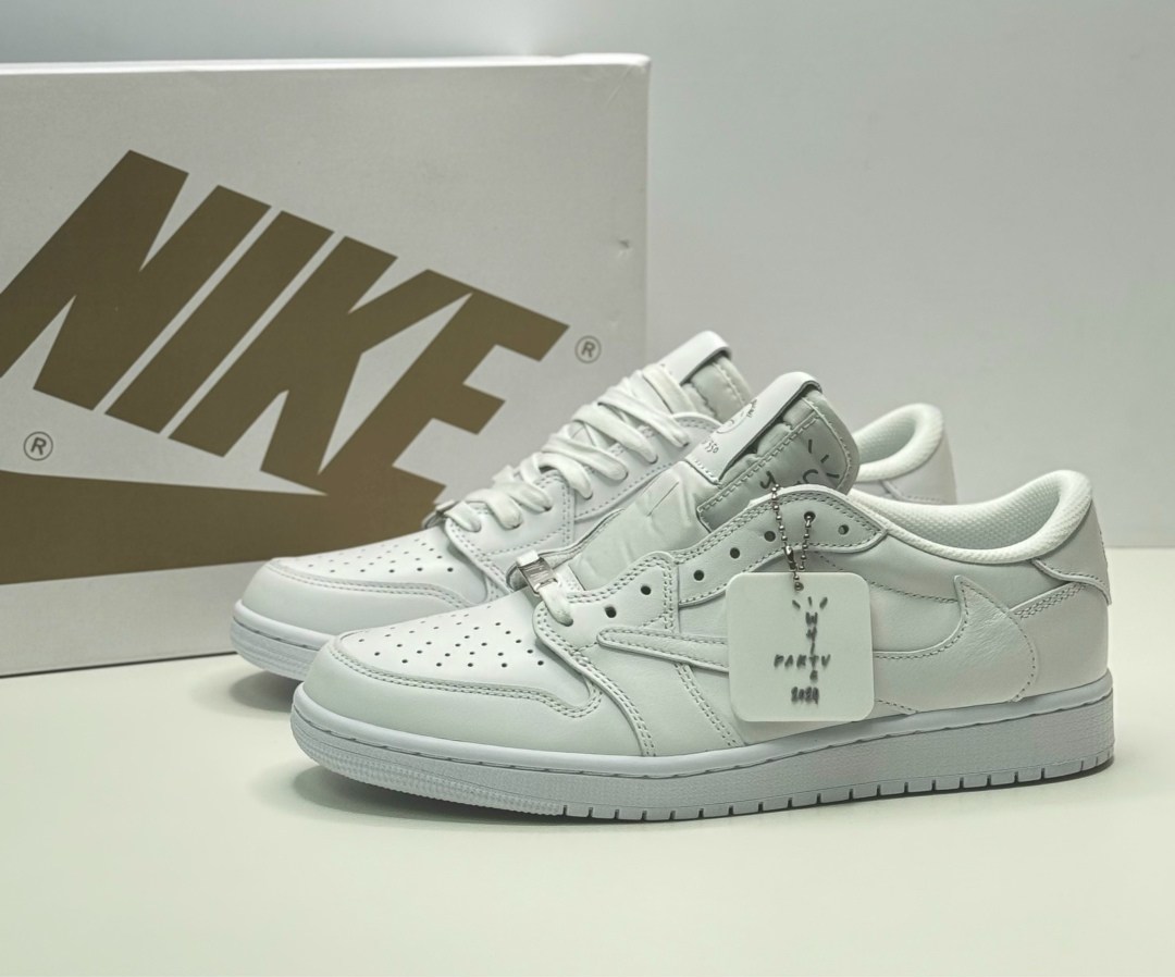 air jordan 1 low triple white,nike air jordan 1 low,кроссовки nike air jordan 1 low x travis scott,nike air jordan 1 low x travis scott,nike air jordan 1 low paris grey