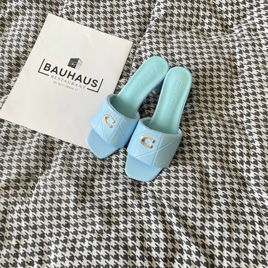 женские шлепанцы,,женские шлепанцы prada,модные шлепанцы,босоножки женские
