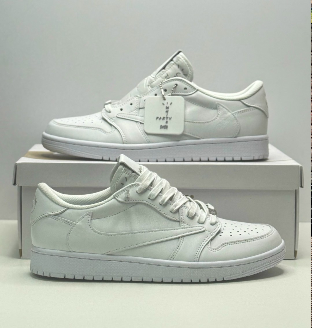 air jordan 1 low triple white,nike air jordan 1 low,кроссовки nike air jordan 1 low x travis scott,nike air jordan 1 low x travis scott,nike air jordan 1 low paris grey