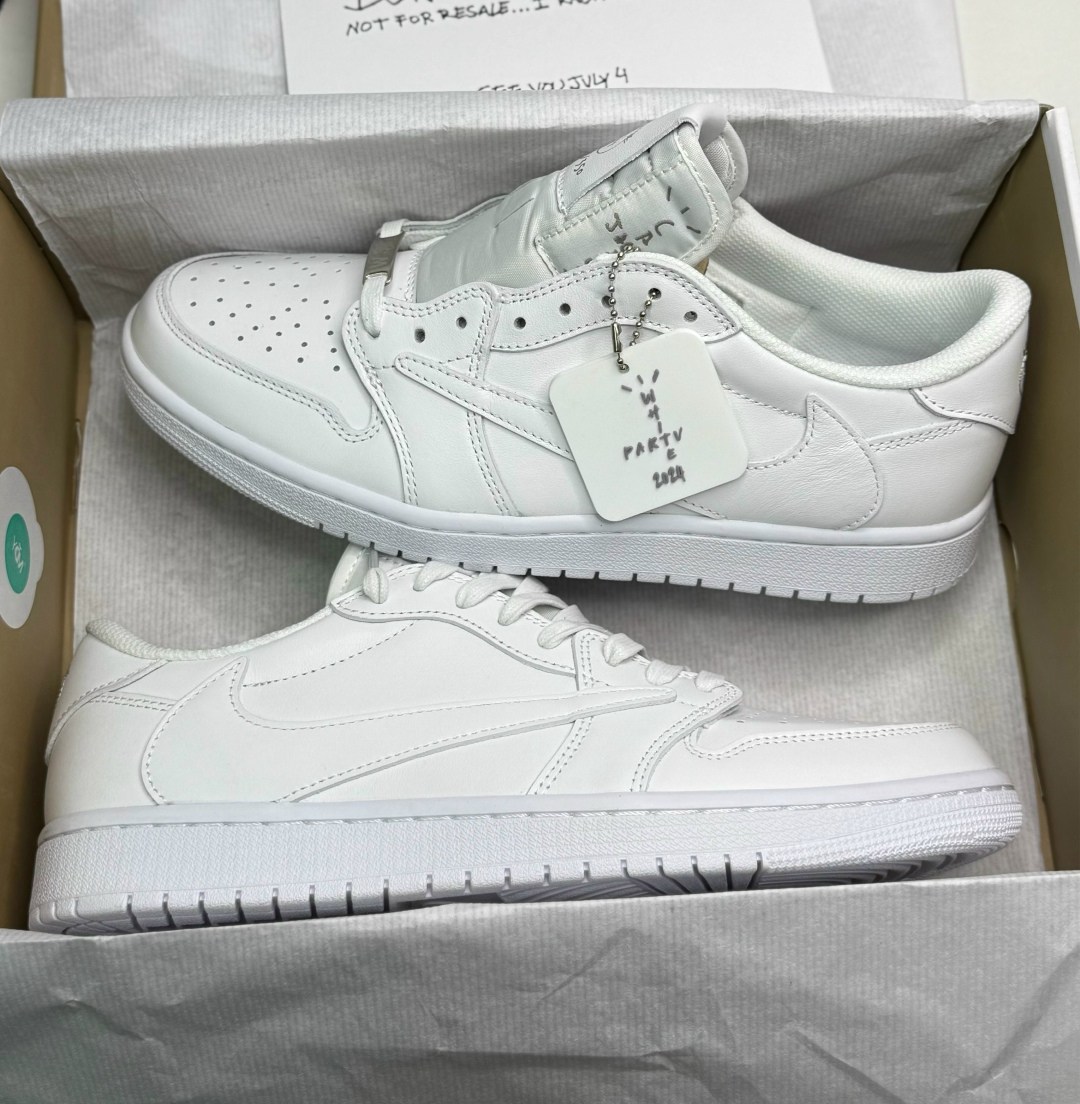 air jordan 1 low triple white,nike air jordan 1 low,кроссовки nike air jordan 1 low x travis scott,nike air jordan 1 low x travis scott,nike air jordan 1 low paris grey