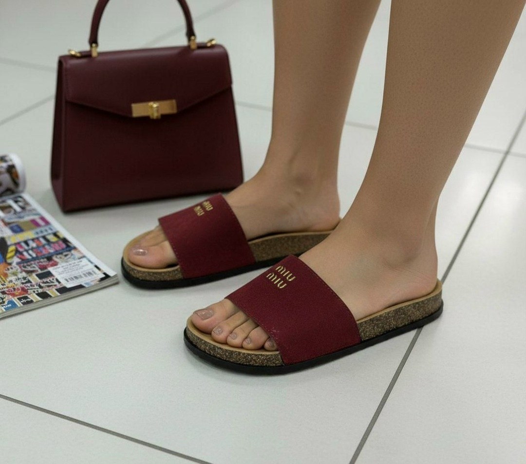 женские шлепанцы,,кожаные шлепанцы miu miu,тапочки модные,шлёпанцы miu miu