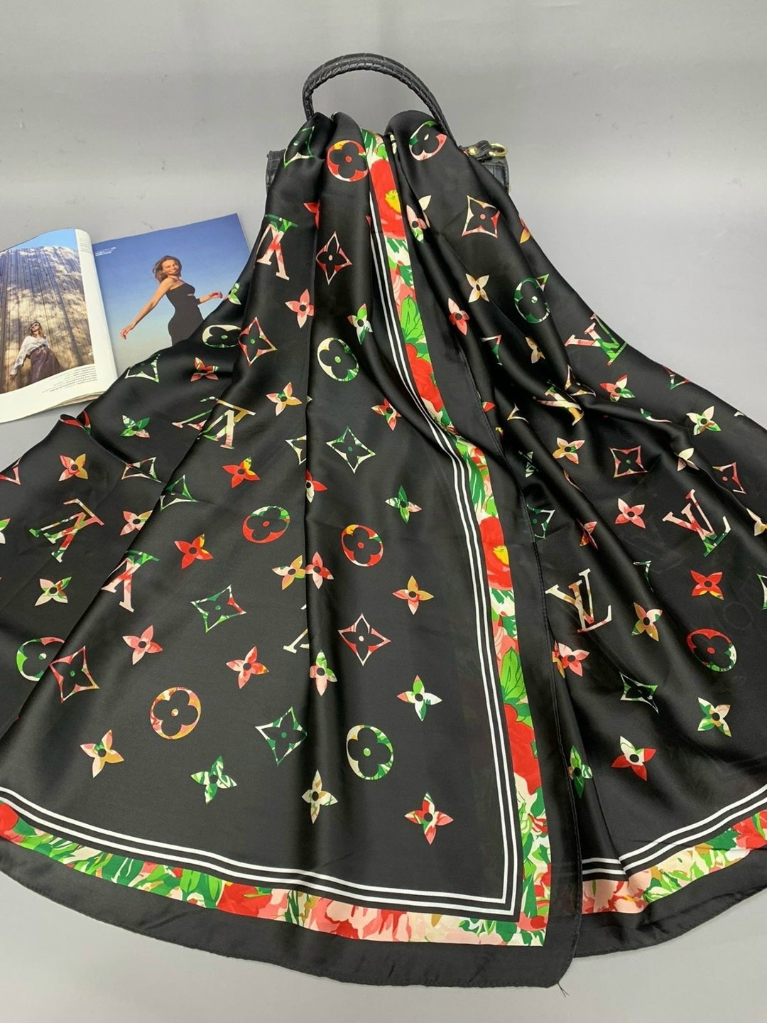 брендовый женский палантин louis vuitton,шарф шелковый,шарф louis vuitton,платок палантин,шарф платок