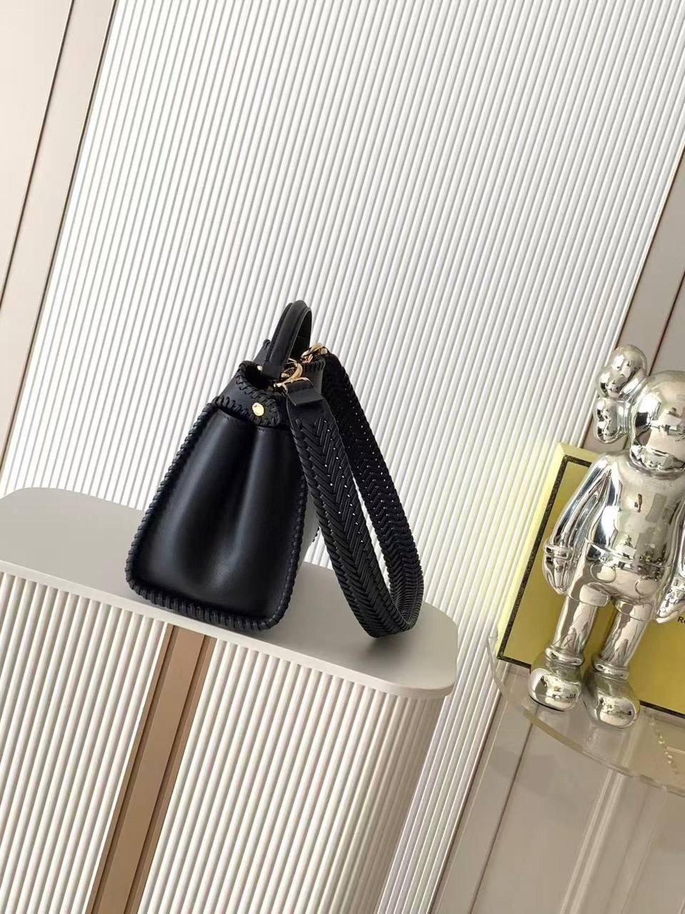 сумка fendi,женская сумка fendi,сумка фенди,сумка fendi peekaboo,fendi сумка на плечо