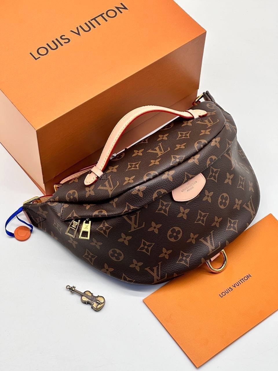 поясная сумка louis vuitton,сумка женская louis vuitton,напоясная сумка луи виттон,louis vuitton сумка на пояс,поясная сумка луивитон