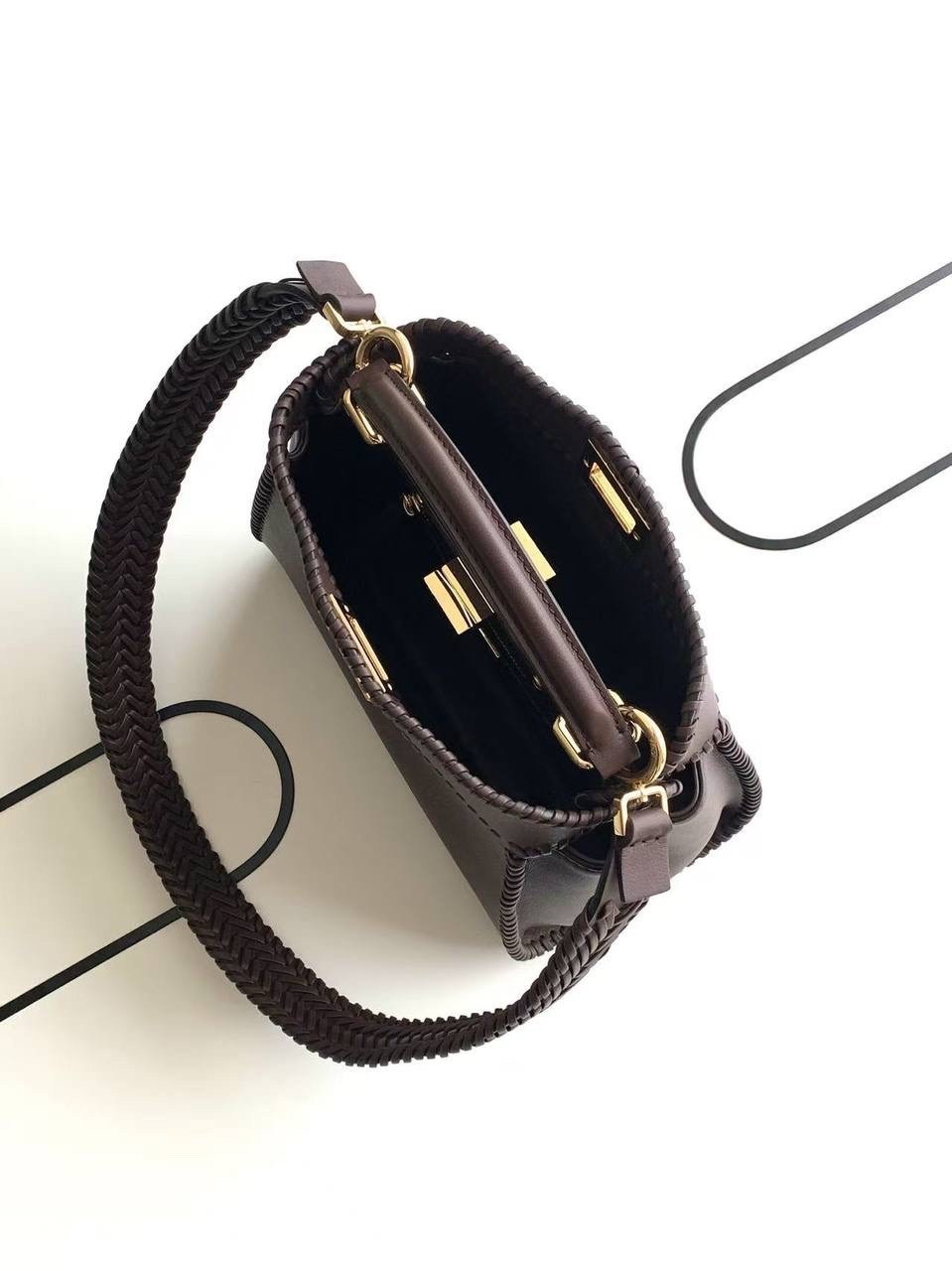 сумка fendi,женская сумка fendi,бежевая сумка fendi peekaboo,женская кожаная сумка fendi peekaboo mini,сумка фенди