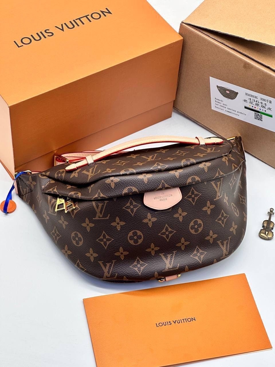 поясная сумка louis vuitton,сумка женская louis vuitton,напоясная сумка луи виттон,louis vuitton сумка на пояс,поясная сумка луивитон