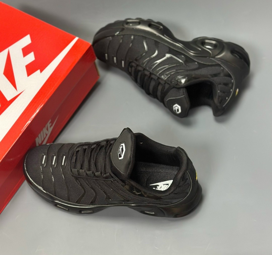 кроссовки nike air max tn plus,nike air max tn plus black,nike air max plus tn,nike air max 95 tn plus black,nike air max tn "all black"