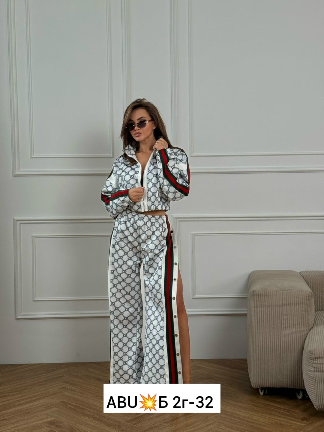 бомбический костюм двойка от gucci,женский костюм двойка,спортивный костюм гуччи женский,модная ,костюм двойка