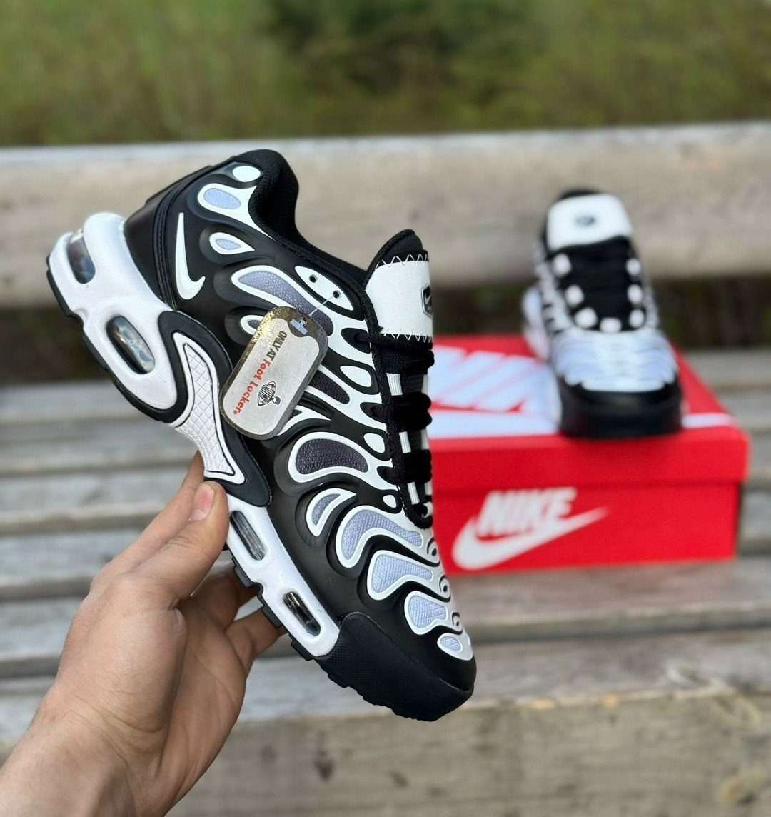 кроссовки nike air max tn plus,кроссовки nike air max plus,nike air max tn plus,кроссовки nike air max plus tn nike,nike air max tn plus drift