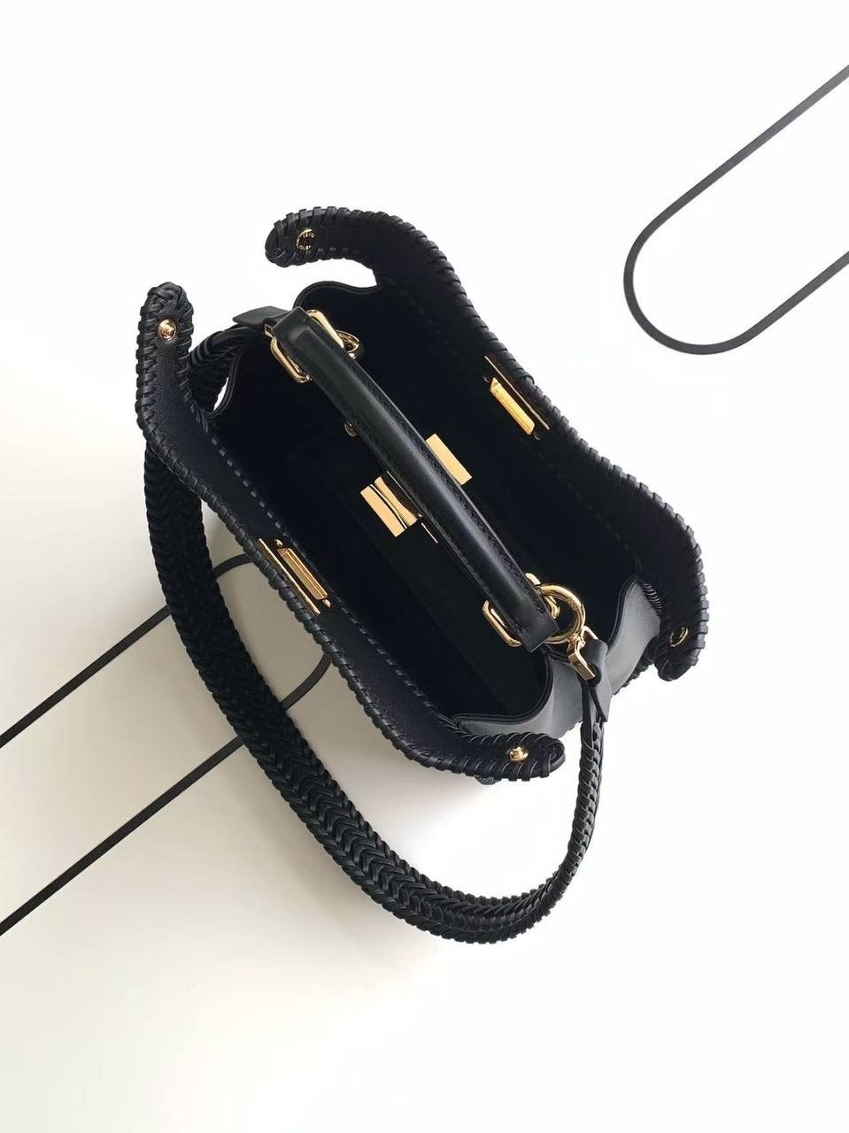 сумка fendi,женская сумка fendi,сумка фенди,сумка fendi peekaboo,fendi сумка на плечо