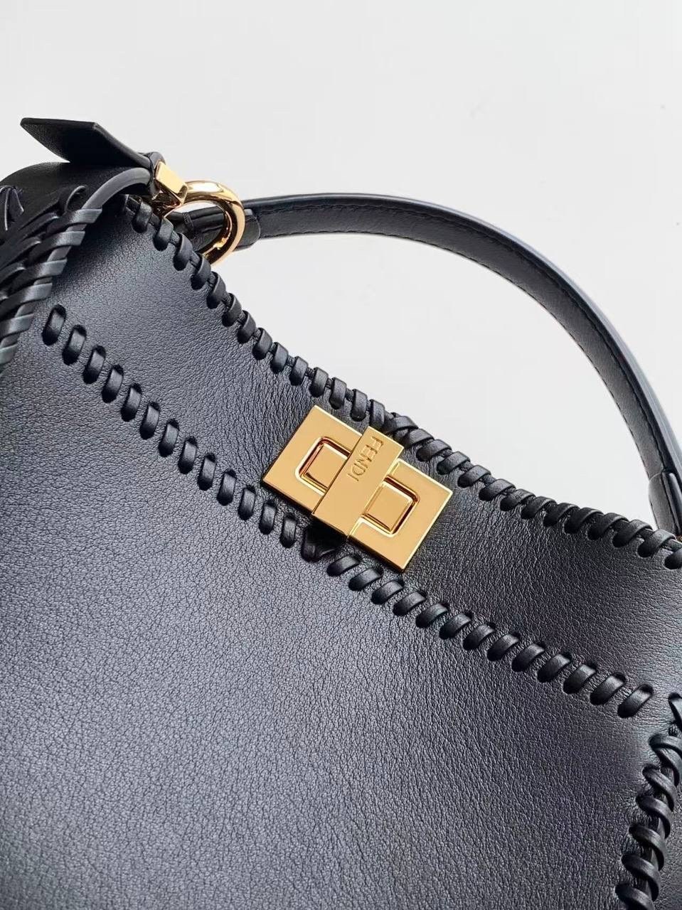 сумка fendi,женская сумка fendi,сумка фенди,сумка fendi peekaboo,fendi сумка на плечо