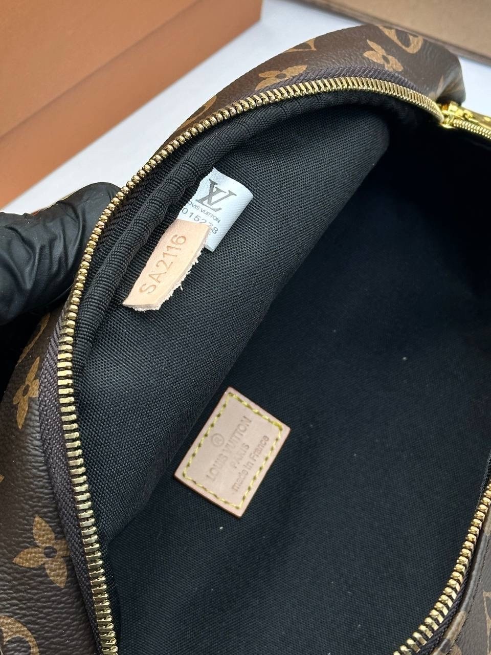 поясная сумка louis vuitton,сумка женская louis vuitton,напоясная сумка луи виттон,louis vuitton сумка на пояс,поясная сумка луивитон