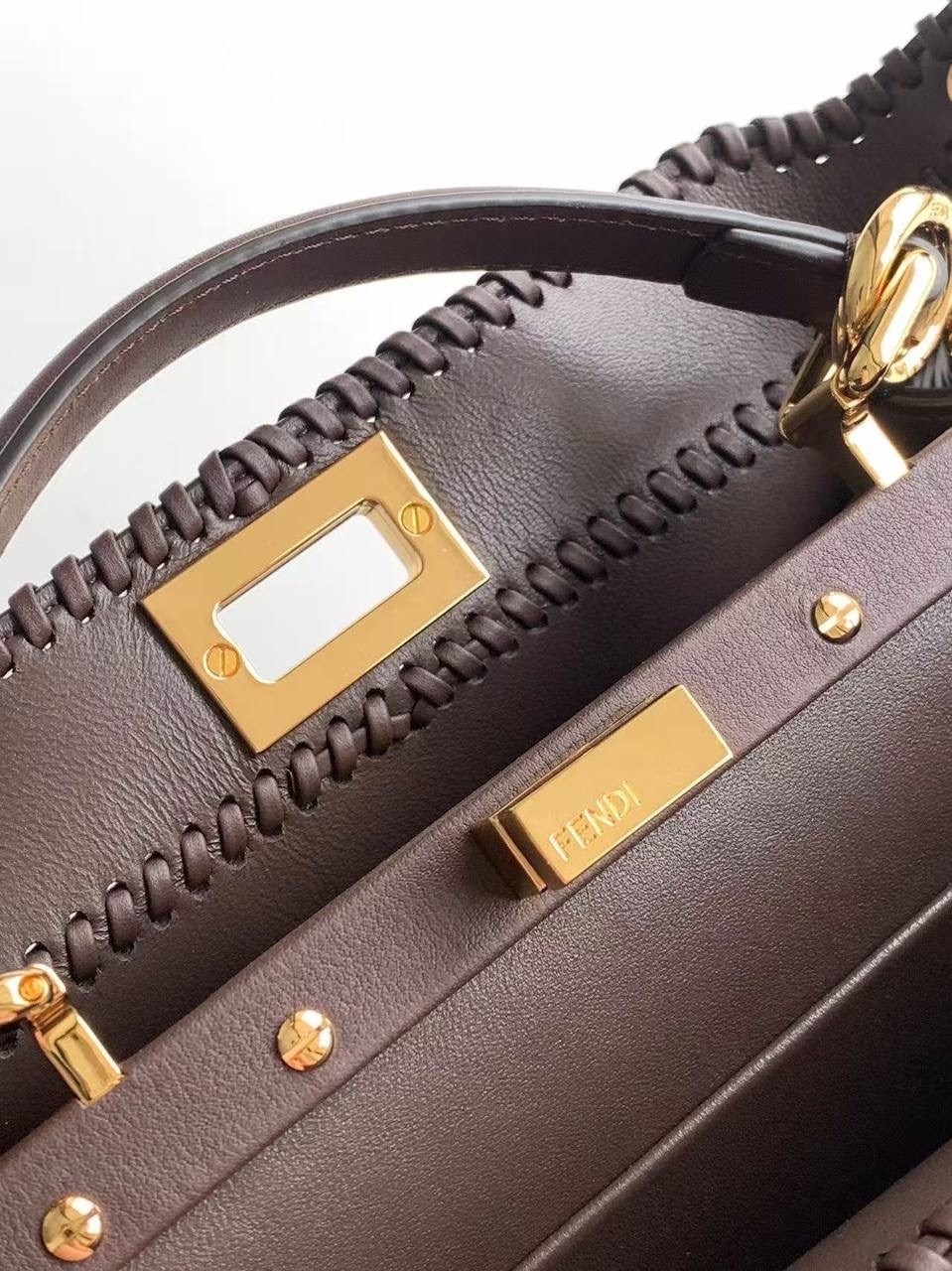 сумка fendi,женская сумка fendi,бежевая сумка fendi peekaboo,женская кожаная сумка fendi peekaboo mini,сумка фенди