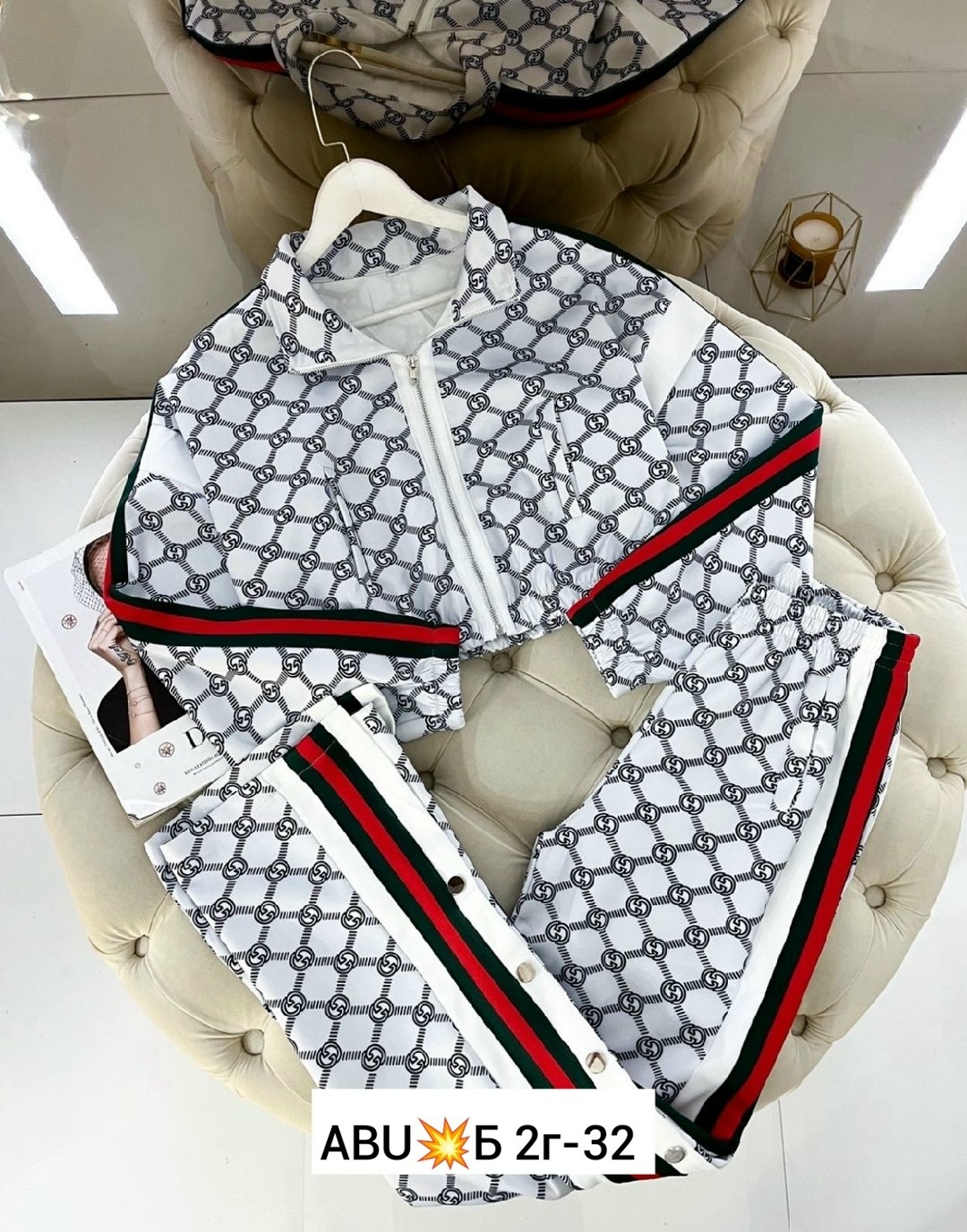 бомбический костюм двойка от gucci,женский костюм двойка,спортивный костюм гуччи женский,модная ,костюм двойка