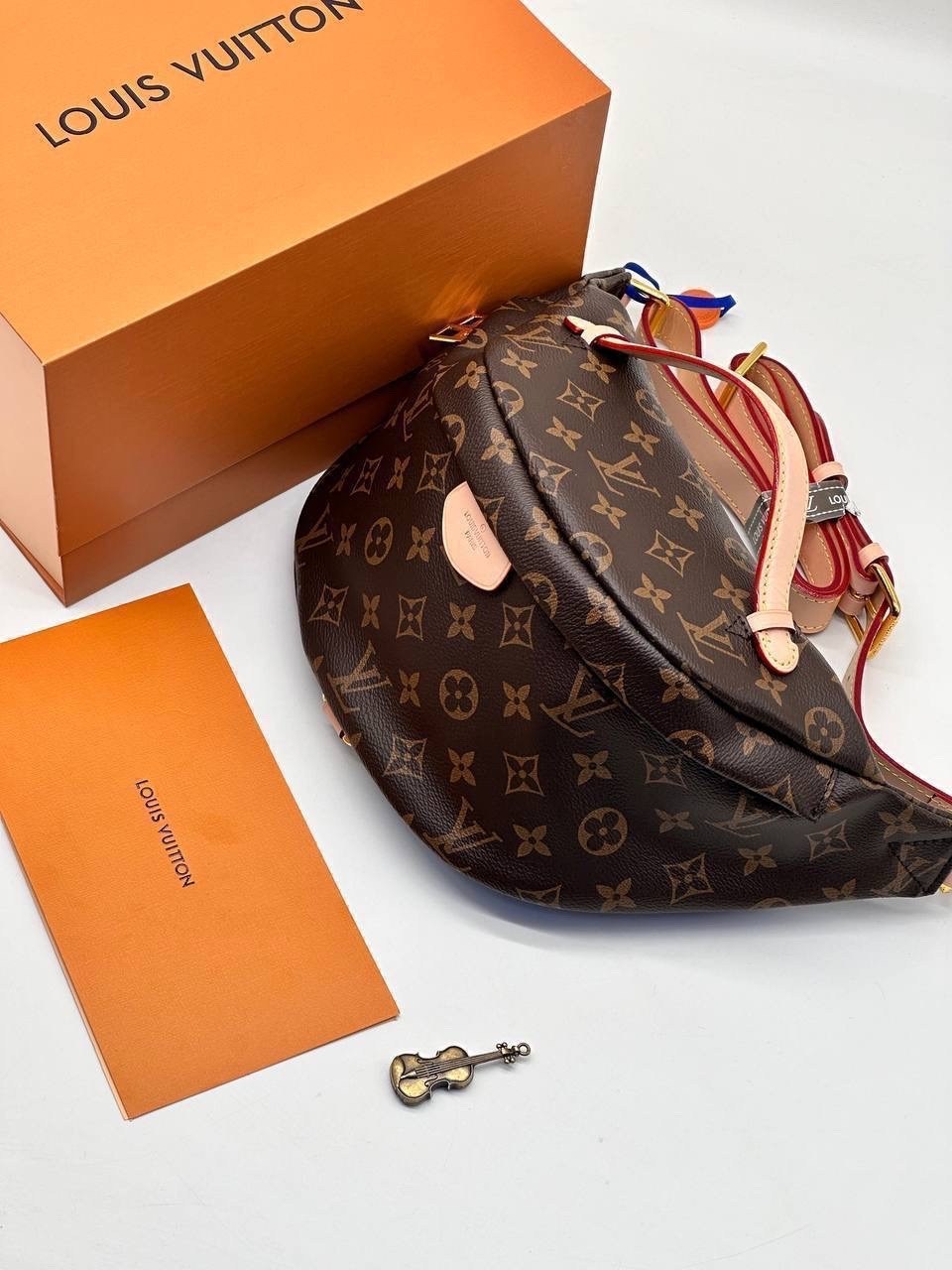 поясная сумка louis vuitton,сумка женская louis vuitton,напоясная сумка луи виттон,louis vuitton сумка на пояс,поясная сумка луивитон