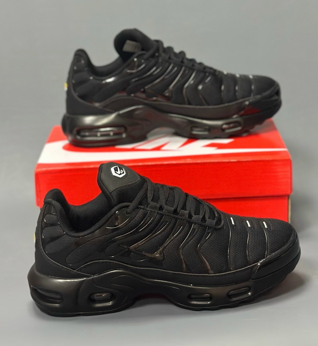 кроссовки nike air max tn plus,nike air max tn plus black,nike air max plus tn,nike air max 95 tn plus black,nike air max tn "all black"
