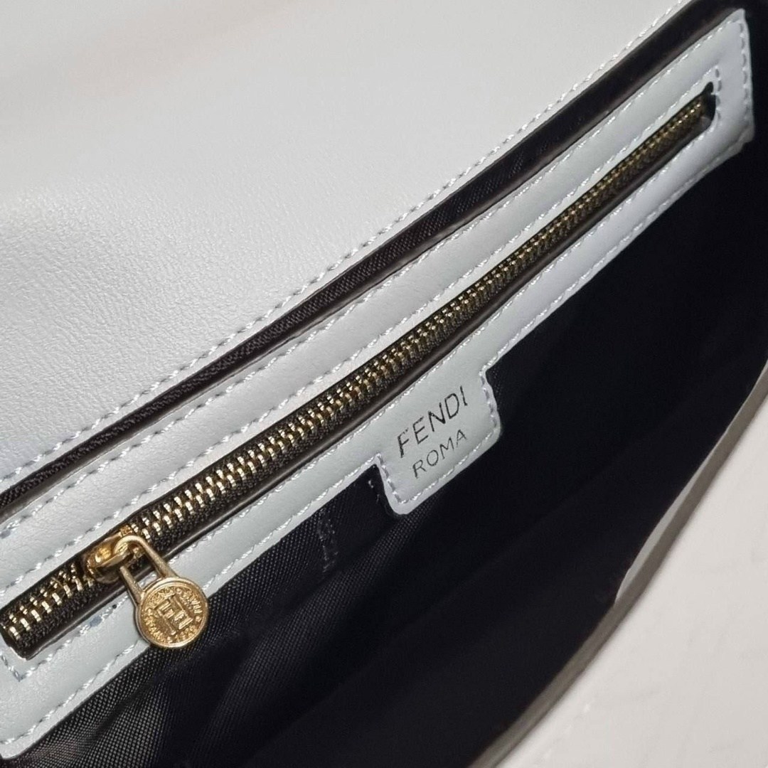 сумка fendi,fendi сумка fendi,fendi сумка на плечо,женская сумка fendi,сумка fendi baguette