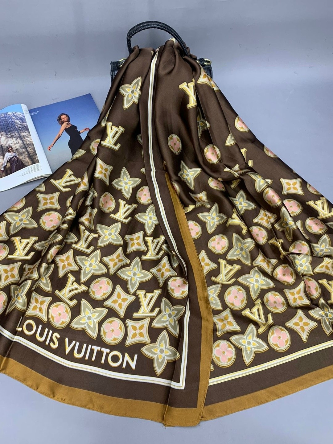 брендовый женский палантин louis vuitton,шарф шелковый,шарф louis vuitton,платок палантин,шарф платок
